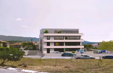Split, Solin - Moderan penthouse sa terasama i hortikulturom KREDIT