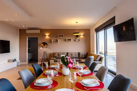 Vila 232 m², Kaštel Stari — 4SS, grijani bazen, pogled na more