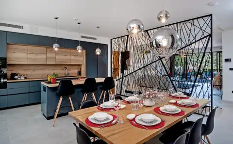 Marina Hills Resort — 3 vile s bazenom, 12 soba i pogled na more
