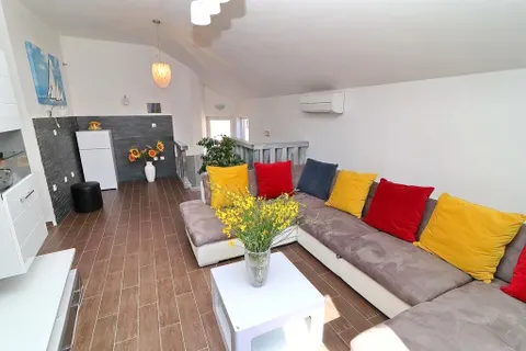 Otok Korčula, Vela Luka – Kamena kuća 252 m2