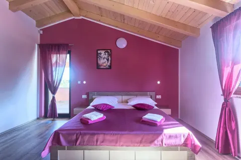 Istra, Tinjan – Prekrasna moderna vila s bazenom 260 m2
