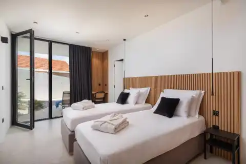 Brač - Moderna vila s bazenom, jacuzzijem i saunom