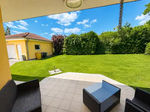 Dům 275 m² k pronájmu, Jazbina — zahrada, 2 garáže