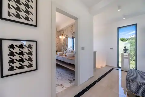 Villa 384 m² bei Buje – Pool, Blick und 832 m² Grundstück