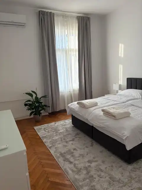 Zagreb, Center - Štirisobno stanovanje za najem