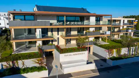 Istrien, Novigrad - Dreizimmerwohnung in einer luxuriösen Wohnanlage 105 m2