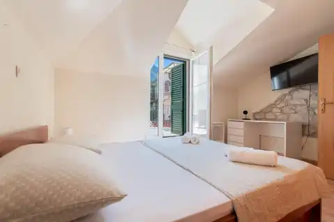 Makarska, Zentrum - Charmante Maisonette-Wohnung im Stadtkern