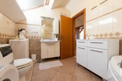 Makarska, Zentrum - Charmante Maisonette-Wohnung im Stadtkern