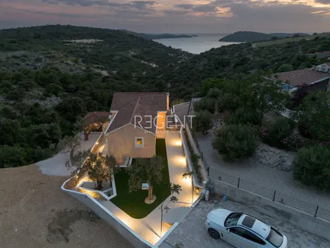Rogoznica, Ražanj - autentica villa con vista mare