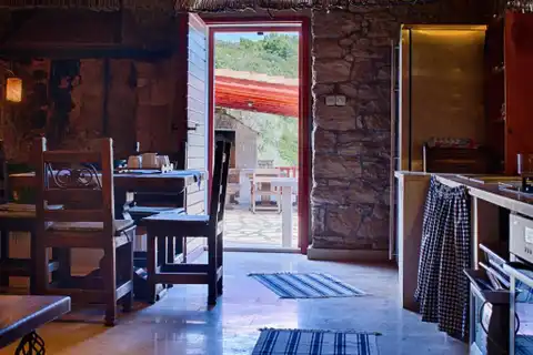 Комижа - Каменный дом у моря