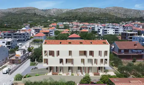 Trogir, Dragulin — dwupokojowe mieszkanie 60,53 m² na 1. piętrze, balkon 10,40 m²