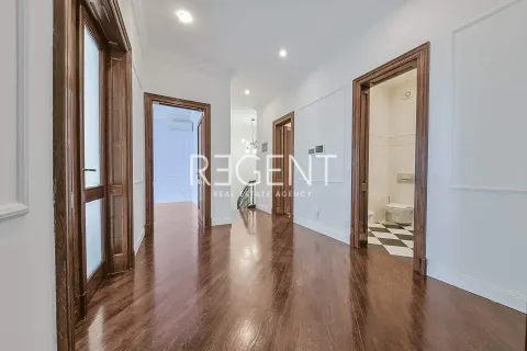 Záhreb, Tuškanac - Luxusný byt so záhradou 250 m2, prenájom
