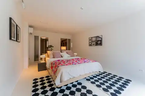 Záhřeb, Šestine - Moderní rodinná vila s bazénem obklopená zelení