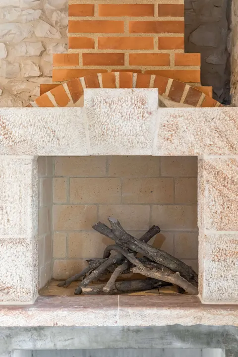 Brač, Pučišća - Nádherná kamenná vila 120 m2