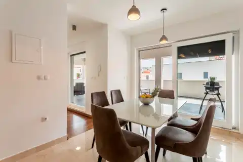 Podstrana - Three-room apartment with a terrace