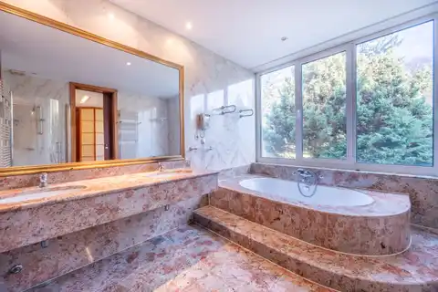 Zagreb, Šestine - Jedinstvena kuća s bazenom i velikim vrtom