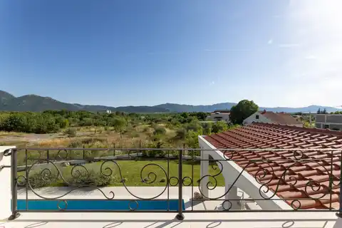 Maison avec piscine, 260m²