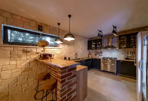 Marina Hills Resort — 3 vile s bazenom, 12 soba i pogled na more