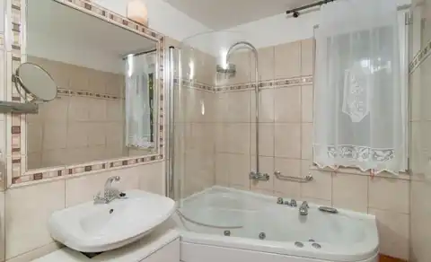 Brač, Mirca - Vila z bazenom ob morju 330m2