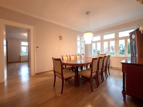 Záhřeb, Nazorova – Prostorný byt k pronájmu 150 m2