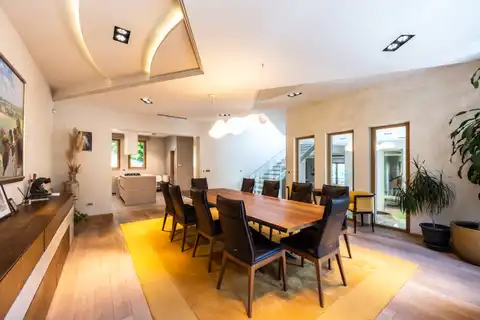 Kuća 376 m², Gornje Prekrižje — parcela 704 m²