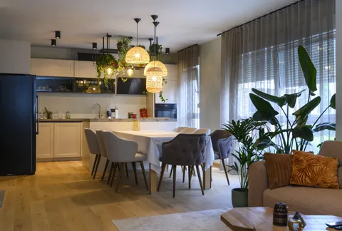 Split, Strožanac - Dvoetažni penthouse s lođom i terasom