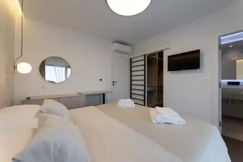 Split, Kaštela - Vila modernog dizajna sa bazenom i pogledom na more