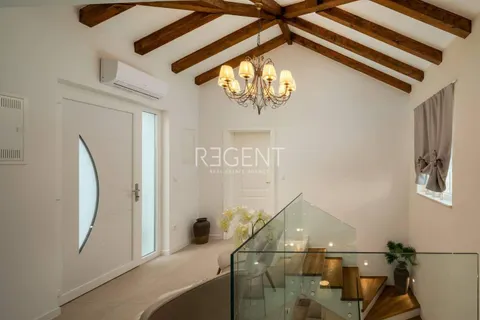 Rogoznica, Ražanj - autentica villa con vista mare