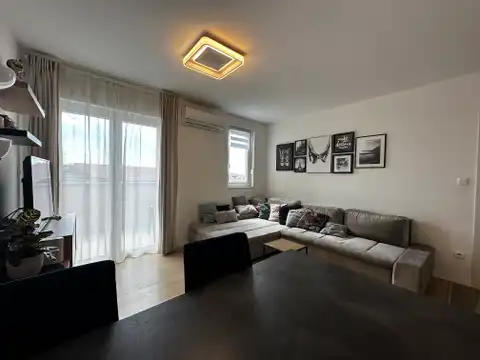 Kila, Split- Dvosoban stan 51 m2 s balkonom