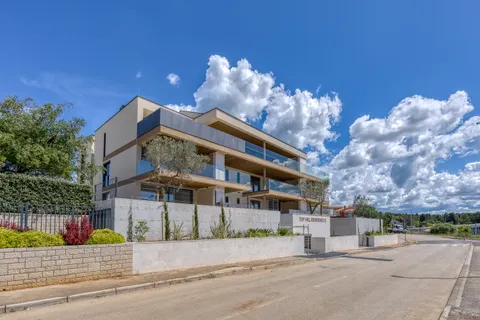 Istra, Novigrad - Dvosoban apartman u luksuznom stambenom kompleksu 60 m2