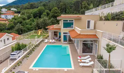 Opatija, Veprinac – Luksusowa willa na działce o powierzchni 1076 m2