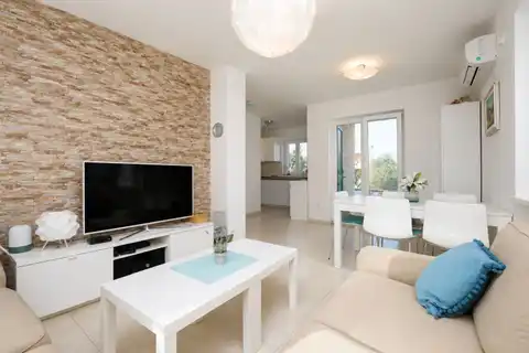 Dom bliźniak, 129m2 - Srima, 4 sypialnie, 350m od morza i centrum