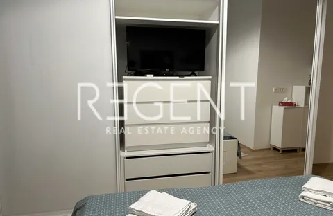 Split, Spinut - dvosobno stanovanje na frekventni lokaciji, 58 m2