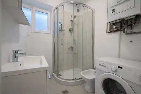 Zagreb, Malešnica - dvoetažan stan s parkirnim mjestom i vrtom