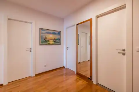 Spalato, Žnjan - Appartamento trilocale con loggia e vista mare