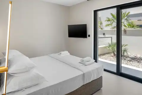 Podstrana - Vila s bazénom a výhľadom na more