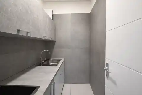 Split, Blatine - Prostorný obchodní prostor