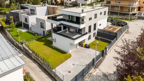 Šestine – ekskluzywne mieszkanie w willi miejskiej z prywatnym wejściem i garażem