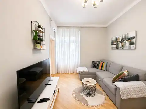 Zagreb, Centar - Renoviran dvosoban stan u centru