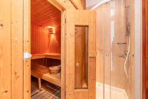 Zagreb, Šestine - Jedinstvena kuća s bazenom i velikim vrtom