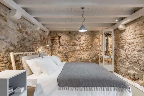 Brač, Pučišća - Nádherná kamenná vila 120 m2