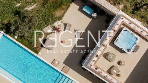 Šolta - Villa unica con vista panoramica sul mare, 270 m2