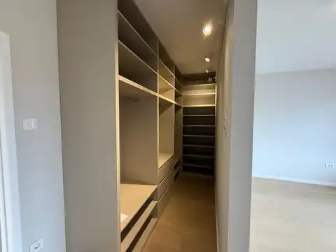 Zagabria, Gornji Bukovac - Comodo appartamento con tre camere da letto in affitto