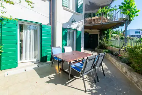 Brač, Mirca - kamenná vila s výhľadom na more, 300m2