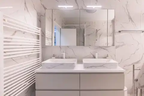 Záhřeb, Jelenovac – Moderní třípokojový byt s velkou terasou a garáží