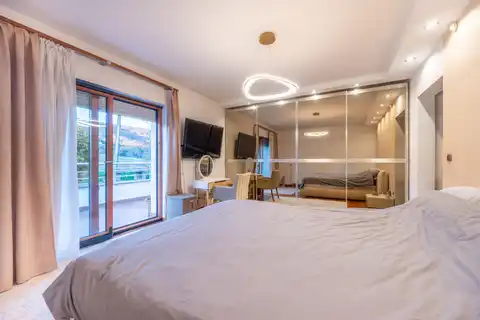 Zagreb, Sestine - Exklusives Penthouse in einer Stadtvilla, 123m2 zur Miete