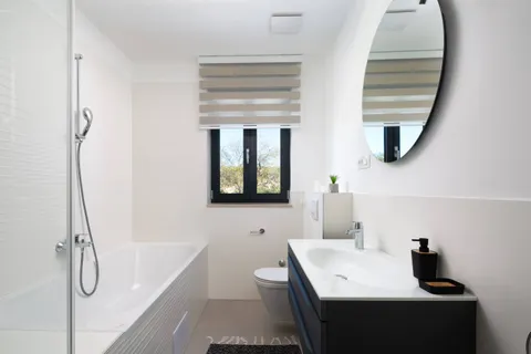 Ostrov Brač, Milna – Nově postavená luxusní vila o rozloze 370 m2 s velkým hydromasážním bazénem