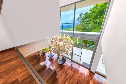 Záhřeb, Šestine - Luxusní dům s bazénem 400 m2