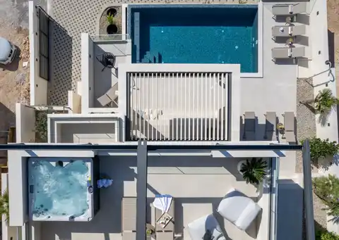 Podstrana - Moderná luxusná vila s bazénom a strešnou terasou