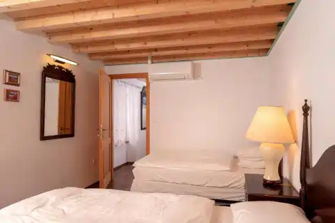 Hvar, Stari Grad – Kamena kuća u staroj jezgri grada